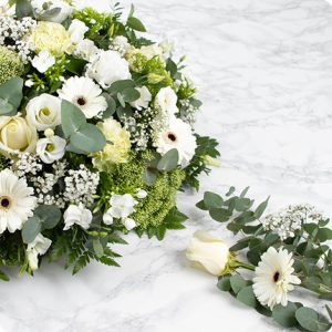 Composition florale de deuil tons blancs livraison 123fleurs comparateur bloomyrama