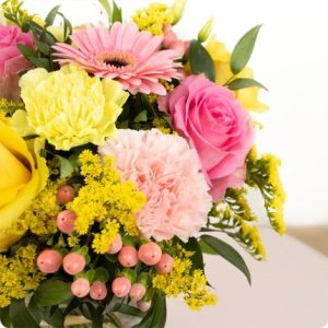 Bouquet rose et jaune 123fleurs comparateur bloomyrama