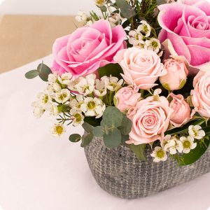 Composition de fleurs panier fleuri tons roses 123fleurs comparaison bloomyrama