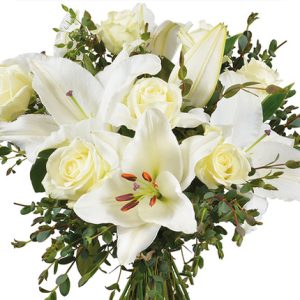 bouquet de fleurs blanches lys et roses comparaison bloomyrama