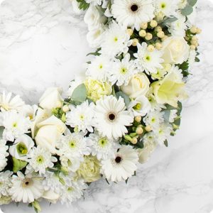 couronne funéraire de fleurs blanche livraison fleurs de deuil comparaison bloomyrama