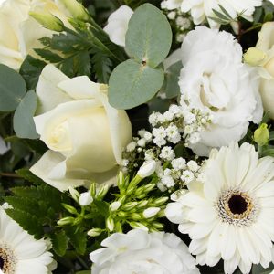 Composition florale de deuil tons blancs livraison 123fleurs comparateur bloomyrama