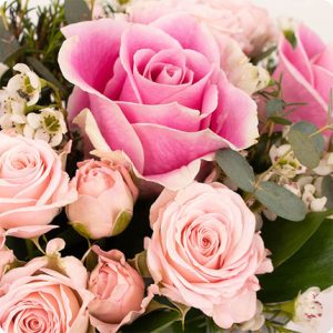 Composition de fleurs panier fleuri tons roses 123fleurs comparaison bloomyrama