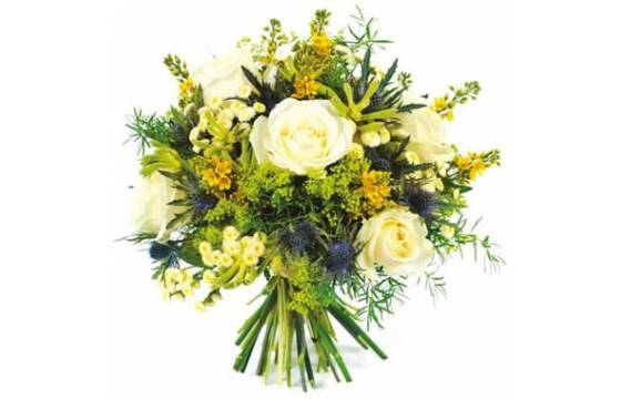 Bouquet blanc et bleu mariage Agitateur floral comparateur bloomyrama