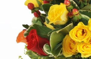 Bouquet de roses coloré jaune et rouge bloomyrama agitateur floral