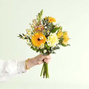 Trouvez bouquet jaune pas cher Interflora sur comparateur bloomyrama