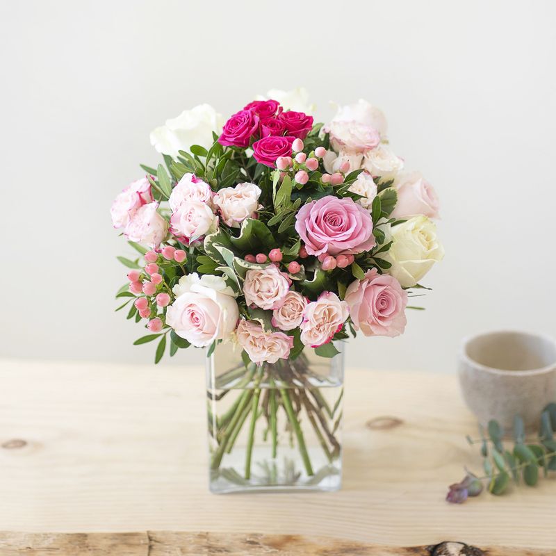 Bouquet rond rose et blanc Vanille fraise livraison Interflora comparateur bloomyrama