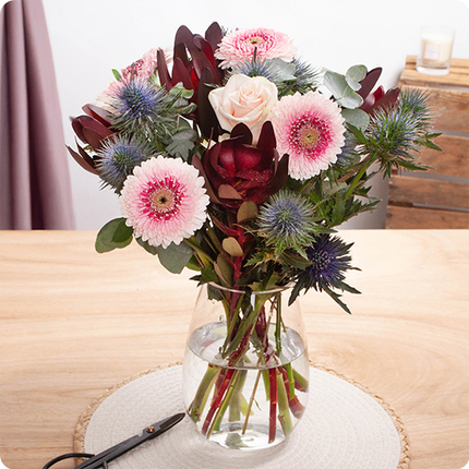 Bouquet Volupté gerberas roses chardons bleus Livraison 123fleurs comparateur de fleurs bloomyrama